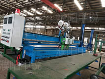 野營房自動焊接設備